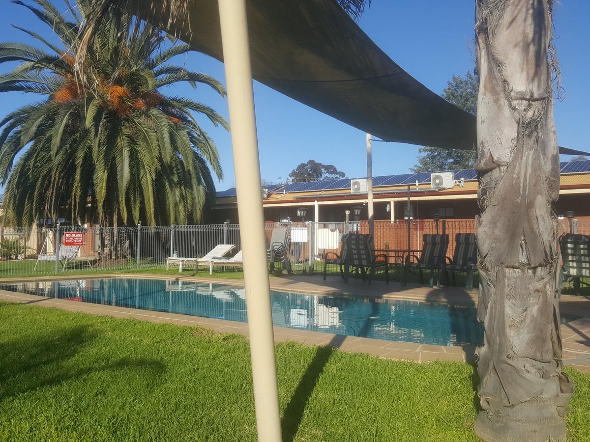 Walkabout Motel Rutherglen Extérieur photo