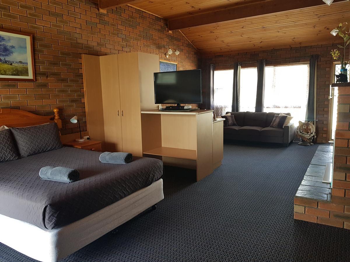 Walkabout Motel Rutherglen Extérieur photo